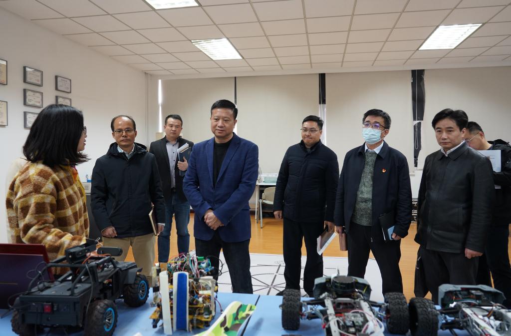 说明: //www.jincomic.net/__local/B/82/6C/8C963D3733A221A647779DAE27B_1787057D_16625.jpg